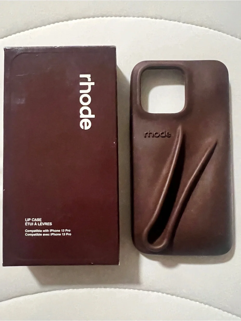 LNIB rhode iPhone 13 Pro Espresso Peptide Lip Holder Silky Silicone Case